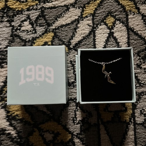 Taylor swift 1989 seagull - swift,