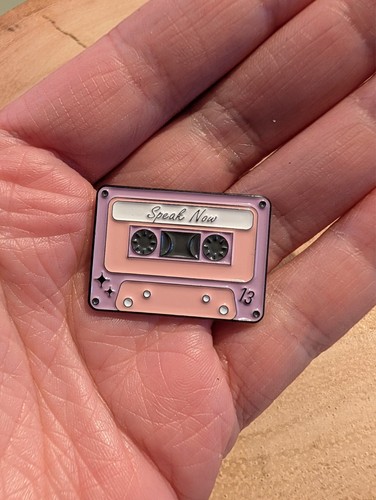 Taylor swift hard enamel pin - hard,